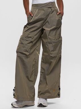 Nike Sportswear Tech Pack Repel Cargo Pants - Matte Olive/Khaki |Woman’s Size XS
